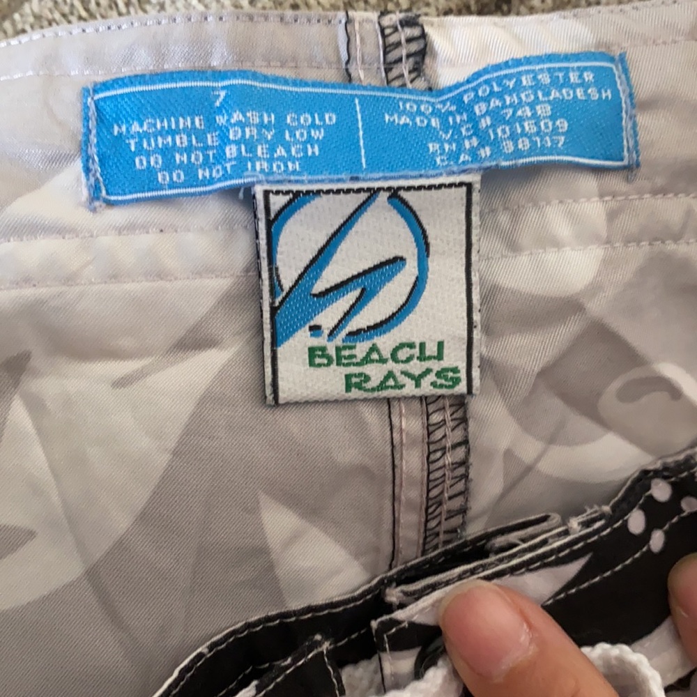 Board shorts with pocket - Picture 3 of 3